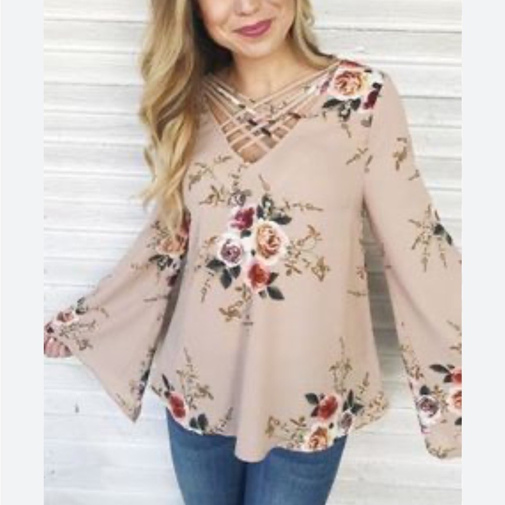 Entro Size Large Criss Cross VNeck Floral Beige Women's Top Bell Sleeves Flowy